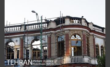 بازدید شهردار تهران از خسارت آتش سوزی اخیر میدان حسن آباد 8