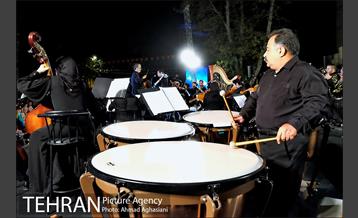 سمفونی ایثار و مقاومت در میدان مشق 24