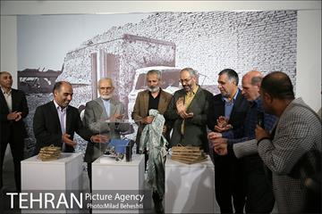 آیین گشایش نمایشگاه عکس ساسان مویدی و رونمایی از مجموعه کتب عکاسان جنگ 23