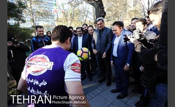 بازدید شهردار تهران از نوروزگاه بلوار کشاورز 32