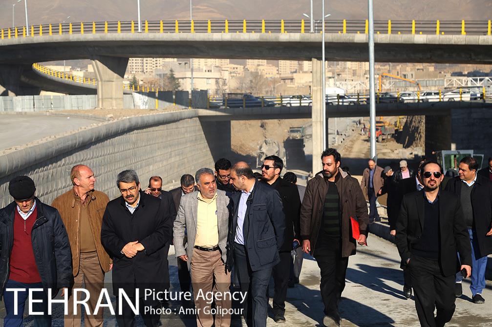 بازدید معاون فنی عمران شهرداری و اعضای شورای شهرتهران از پروژه تقاطع غیرهمسح شهیدهمدانی 32