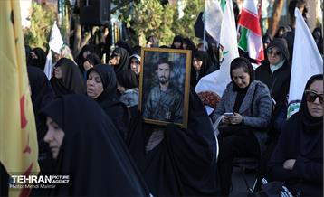 دومین سالگرد شهادت شهید آرمان علی وردی با شعار «آرمان روح‌الله آغاز نصرالله» 16