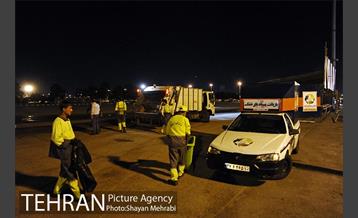 شروع بکار نیروهای خدمات شهری در پایان مراسم ارتحال امام خمینی (ره) 7