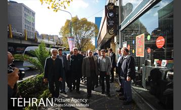 کتابگردی پیروز حناچی سرپرست شهرداری تهران در روز کتاب 27