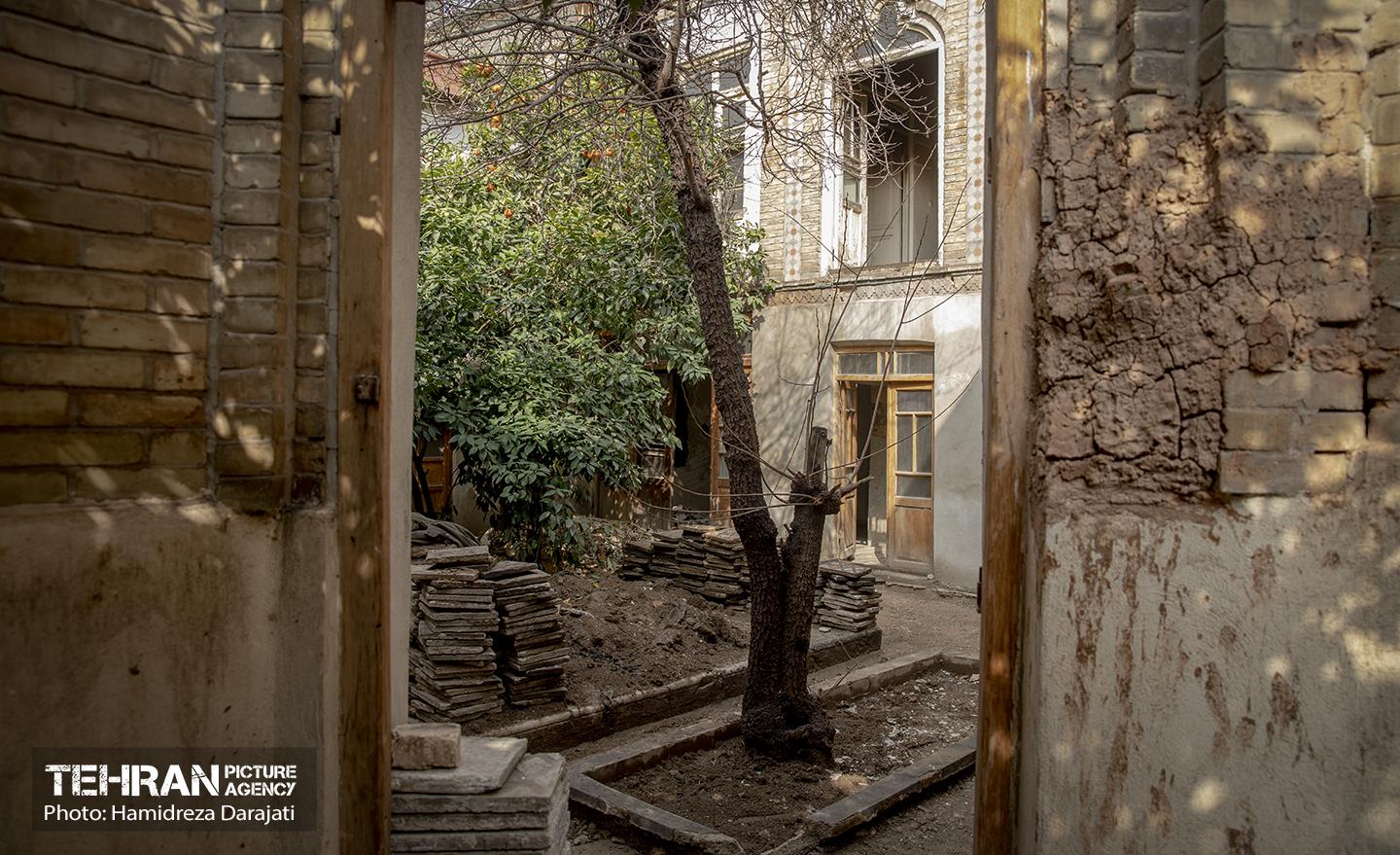 تاریخ رها شده؛ خانه پدری جلال آل احمد 28