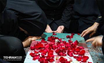 بدرقه پیکر مطهر شهید گمنام دوران دفاع مقدس در اداره‌کل سرمایه‌انسانی 4