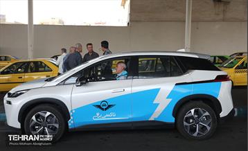 آغاز به کار تاکسی‌های برقی شاسی بلند در تهران 41