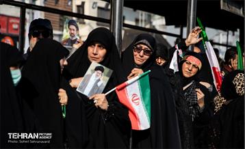 تشییع پیکر مطهر شهدای ناوشکن دنا