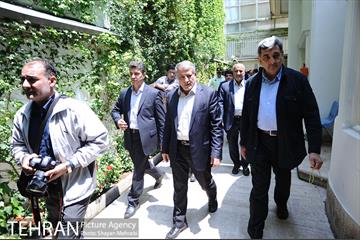تجدید بیعت شهردار و مدیران شهری با آرمان های حضرت امام خمینی(ره) 49