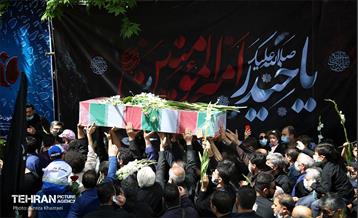 مراسم تشییع و تدفین شهدای گمنام در منطقه ۳ تهران  18