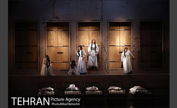 نمایش خانه برنارد آلبا 17