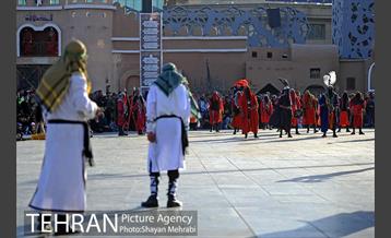 اجرای تعزیه در میدان امام حسین(ع)