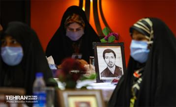 دیدار شهردار تهران با مادران شهدای منطقه 12