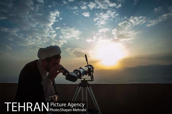 استهلال هلال ماه شوال از فراز برج میلاد تهران 1