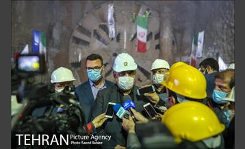 ورود ماشین حفار تونل به ایستگاه میدان حضرت عبدالعظیم الحسنی(ع) در خط 6 مترو 32