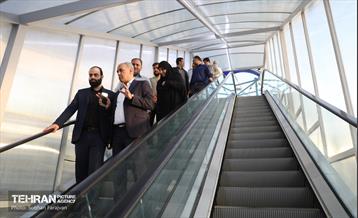 بازدید مدیرکل حوزه شهردار تهران از پروژه پل‌های مکانیزه عابرپیاده 34