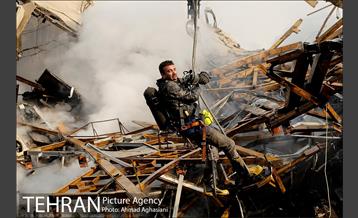 این مرد آتش نشان است 10