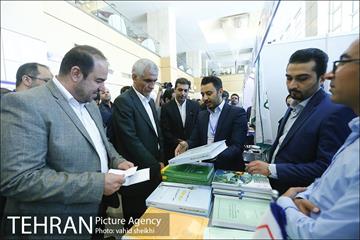 بازدید شهردار از نمایشگاه دستاوردهای معاونت توسعه منابع  انسانی شهردار تهران 4