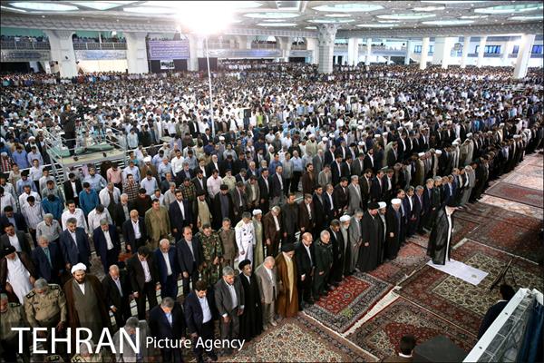 نماز عید فطر به امامت رهبر انقلاب 36