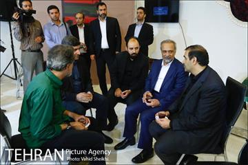 بازدید معاون اقتصادی رئیس جمهور از نمایشگاه عطر سیب 11