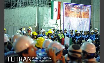 ورود دستگاه تمام مکانیزه(TBM) به ایستگاه مترو شهدا 20