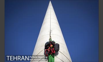 پرش با چتر از برج پرچم 8