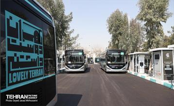 افتتاح ۳ ایستگاه شارژبرقی و رونمایی از تاکسی برخط 20