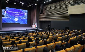 آیین تجلیل از برگزیدگان مناطق 22 گانه 32