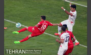دیدار تیم های فوتبال پرسپولیس و پدیده