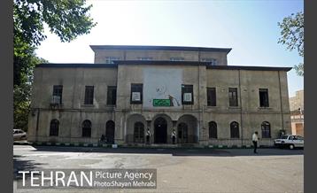 بازدید شهردار تهران از ساختمان کلاه فرنگی، دانشگاه تربیت معلم خوارزمی و تابلو نقش رستم ورزشگاه شیرودی به مناسبت روز تهران 1