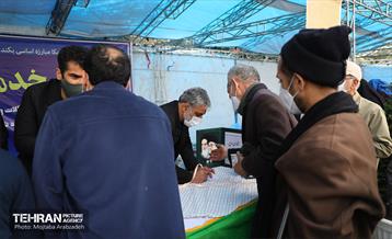 نمازگزاران جمعه پای «میز خدمت شهرداری تهران» 16