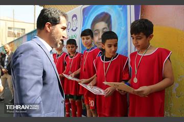 برگزاری فینال مسابقات جام «سهیل» به یاد شهدای دانش‌آموز در منطقه 4 3