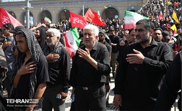 اقامه نماز بر پیکر آقای شهید ایران - 1 27