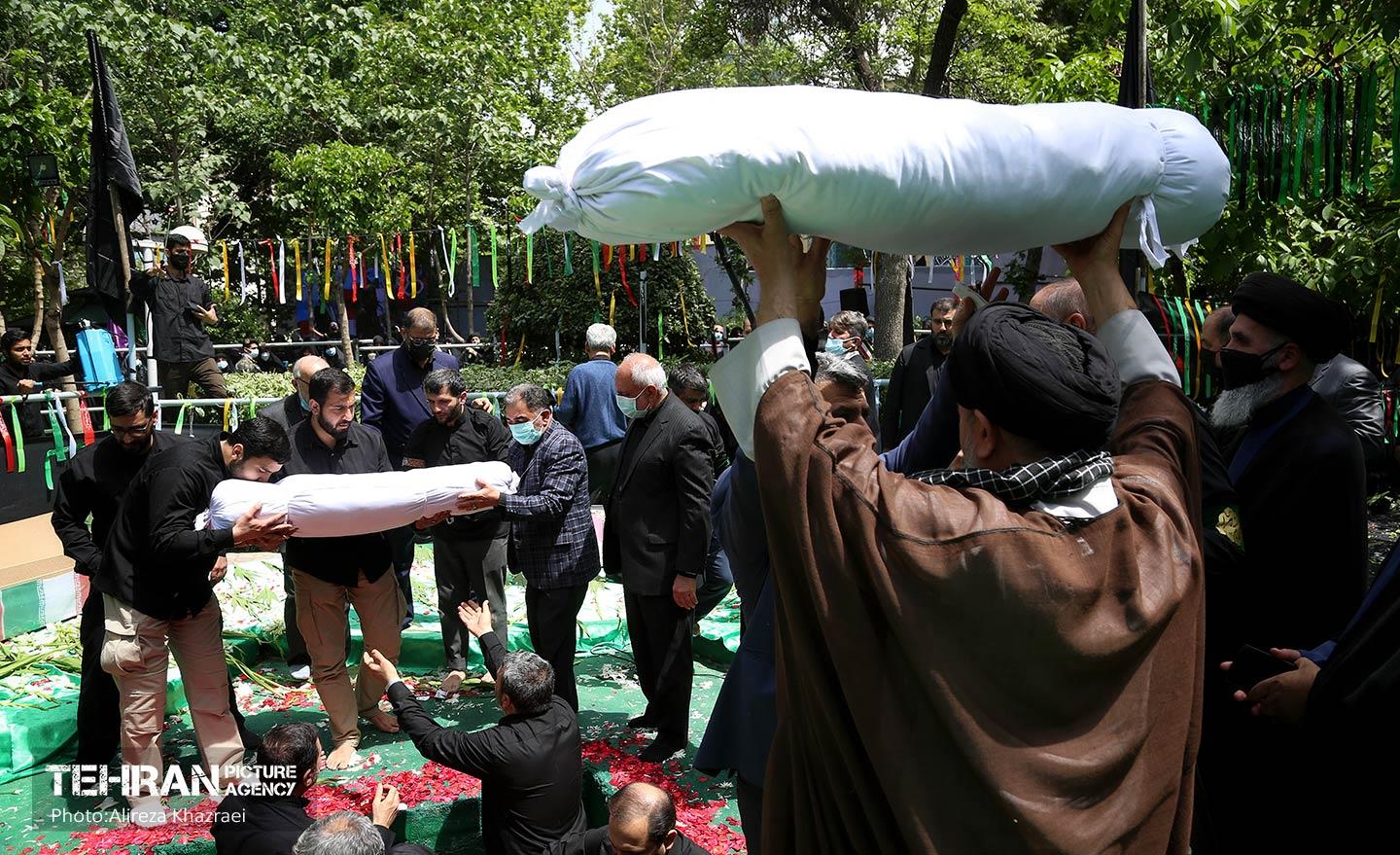 مراسم تشییع و تدفین شهدای گمنام در منطقه ۳ تهران  25