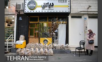 توزیع افطار بین پاکبان های شهر تهران 1