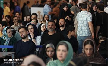 مراسم رونمایی از کتاب «خسته نیستم» 10