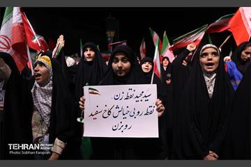 اجتماع مردمی دفاع از انقلاب در میدان کمال الملک تهرانسر 21