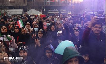 جشن نیمه‌شعبان در میدان ولی‌عصر (عج) - 3 17