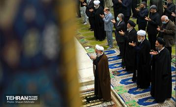 میز خدمت شهرداری تهران در نماز جمعه 55