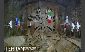 ورود ماشین حفار تونل به ایستگاه میدان حضرت عبدالعظیم الحسنی(ع) در خط 6 مترو 37