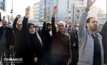 اجتماع مردم تهران در پی شهادت رهبر انقلاب - 2 15