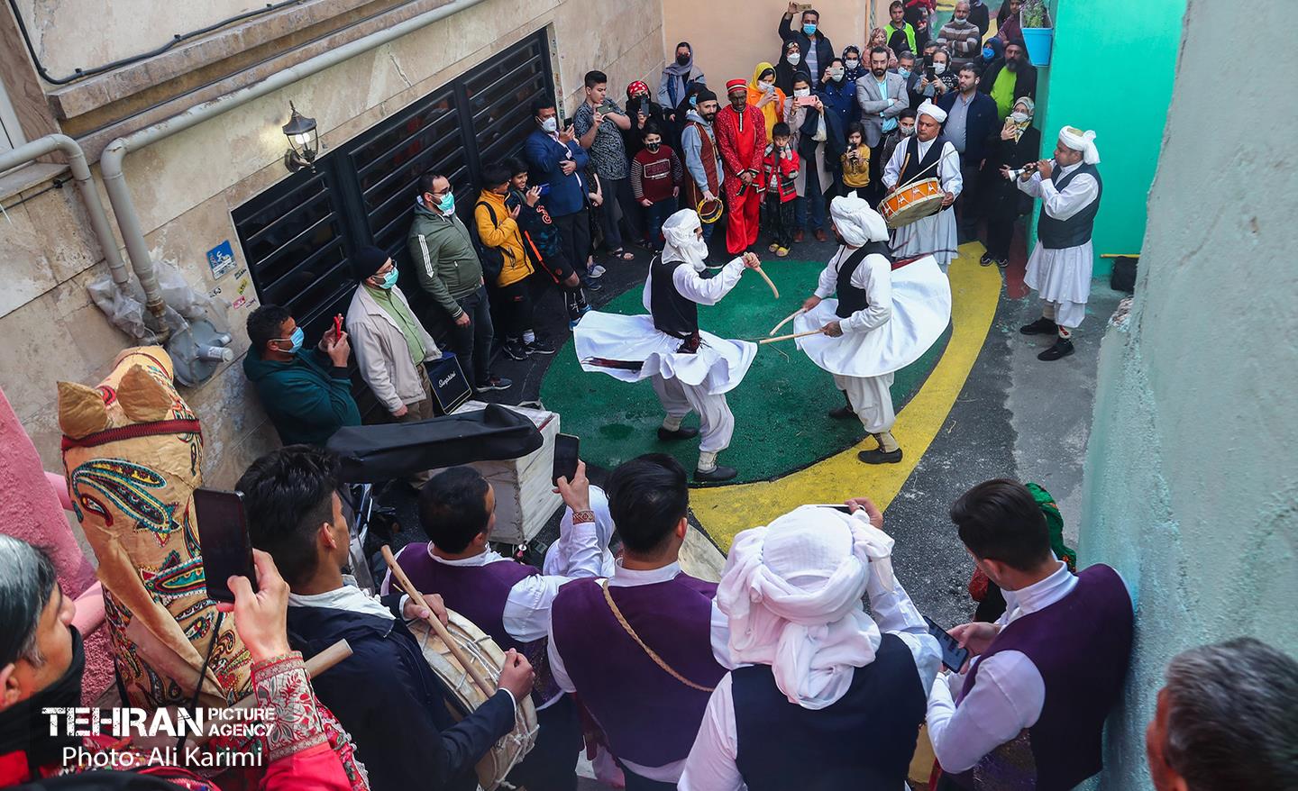 آئین های پیشواز نوروز در کوچه های بهاری بهشتی محله قدیمی زرگنده 15