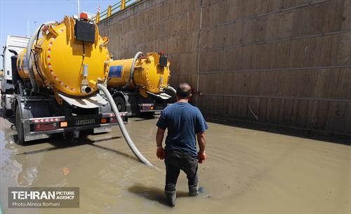 امدادرسانی سازمان مدیریت پسماند شهرداری تهران به مناطق سیل زده یزد