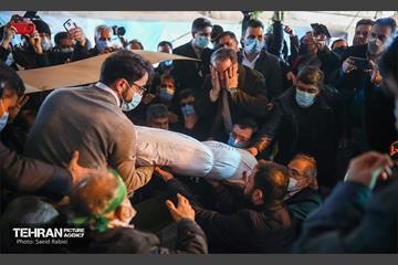 تشییع دو شهید گمنام دفاع مقدس در وزارت ورزش و جوانان 32