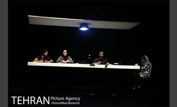 نمایش گور به گور‎ 9