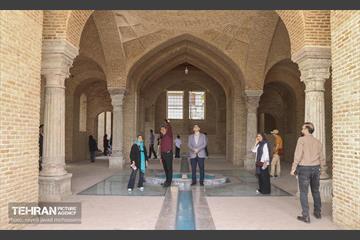 بازدید معماران از مجموعه تاریخی اتحادیه و پروژه بازآفرینی ساختمان بلدیه 36