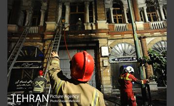 آتش سوزی ساختمان میدان حسن آباد 35