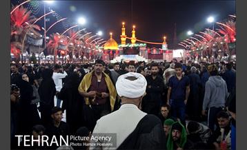 عزاداری عزاداران امام حسین (ع) در بین الحرمین 12