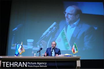 حضور شهردار تهران در دانشگاه شهید بهشتی در روز دانشجو 5