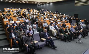 نشست فصلی ائمه جماعت و مدیران حوزه های علمیه منطقه 12 با مدیران شهری 9